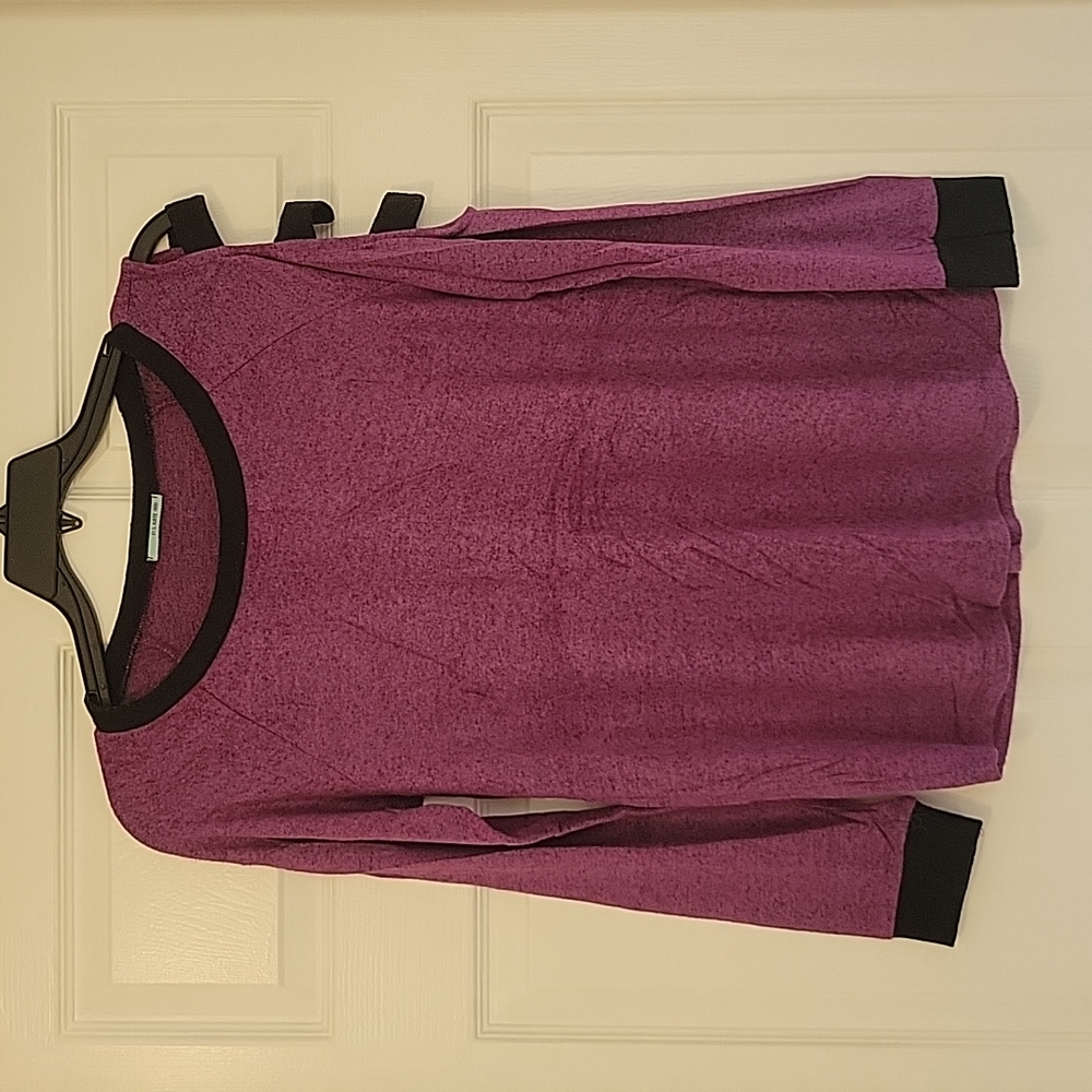 Cold shoulder purple marble top Medium